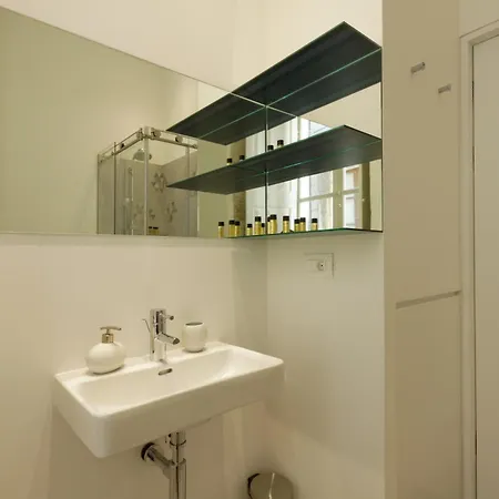 Eleganca-comfort One Bedroom Djelozija דירה